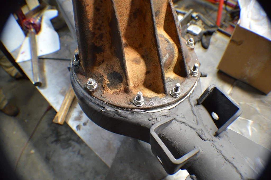 Differential stud eliminator kit installed (bolts from inside)